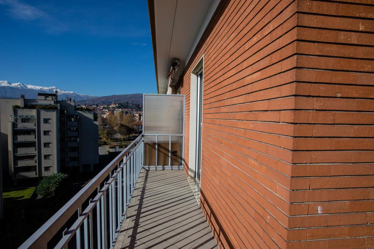 Terrazza Di Pinerolo Lägenhet Exteriör bild