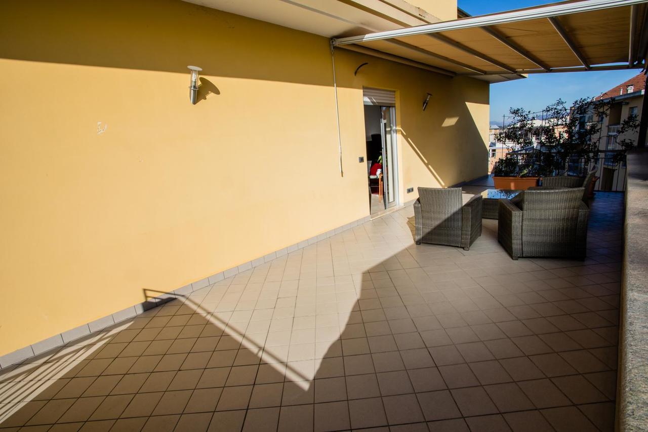 Terrazza Di Pinerolo Lägenhet Exteriör bild