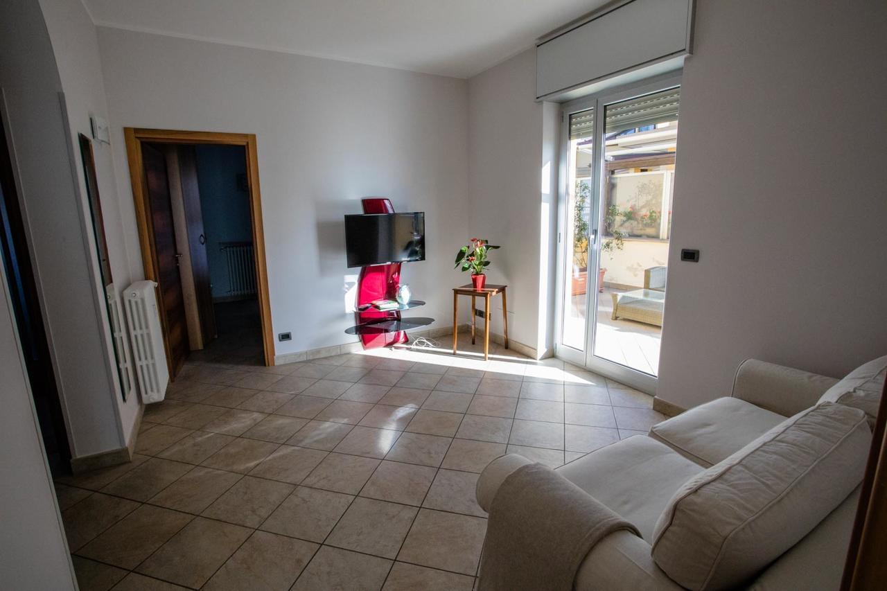 Terrazza Di Pinerolo Lägenhet Exteriör bild