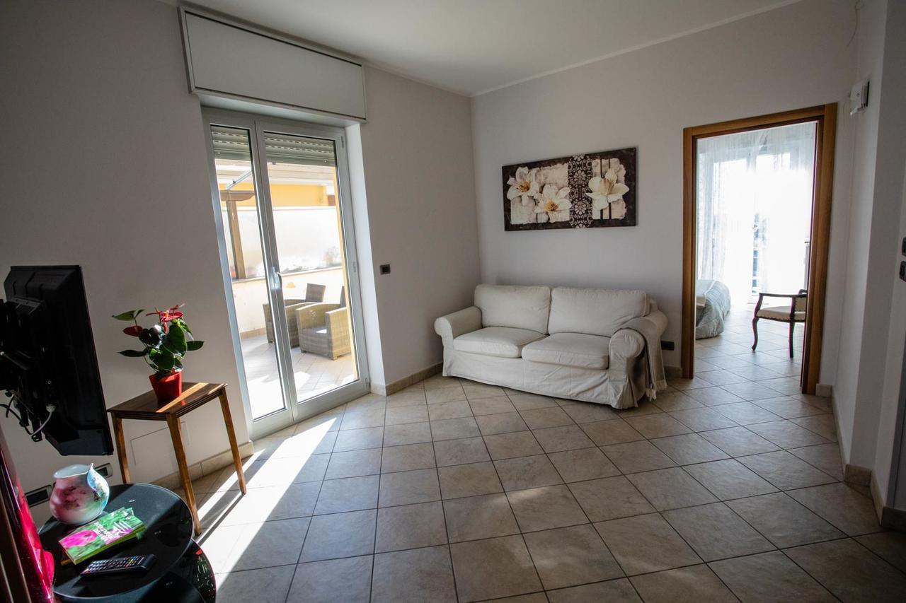 Terrazza Di Pinerolo Lägenhet Exteriör bild